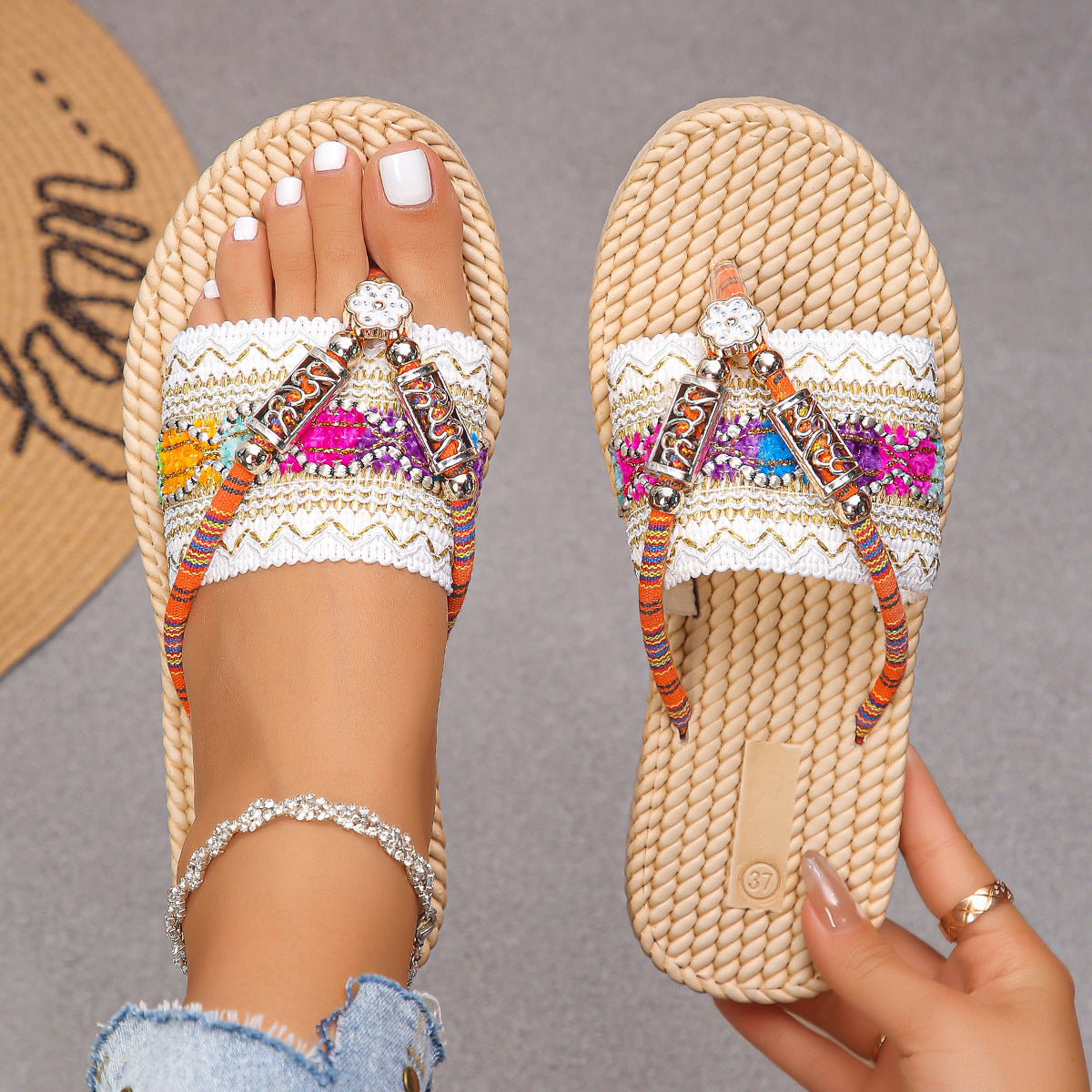 New Summer Fashion Fairy-Style Wedge Flip-Flops for Women, Straw Flower Thick-Soled Casual Pastoral Vacation Beach Shoes